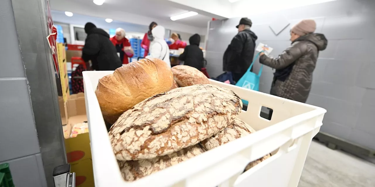 Weil Rentner sich für Armut schämen, schnürt Tafel anonyme Pakete