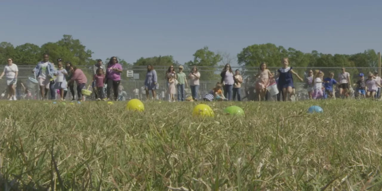 Hundreds of people gather at Garrett Park in Robertsdale for annual Easter egg hunt