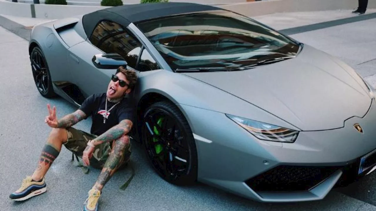 Fedez, non solo Ferrari ma anche Lamborghini e Bmw