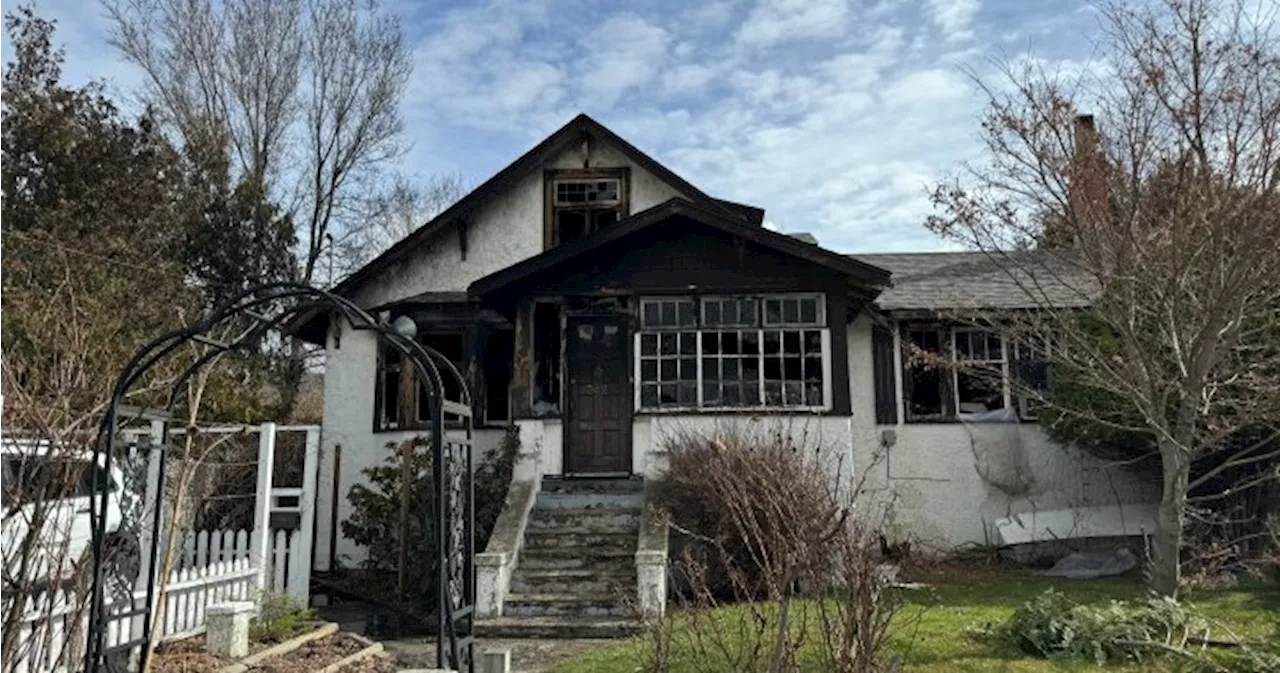 Tenants escape overnight fire that destroys Penticton, B.C. home