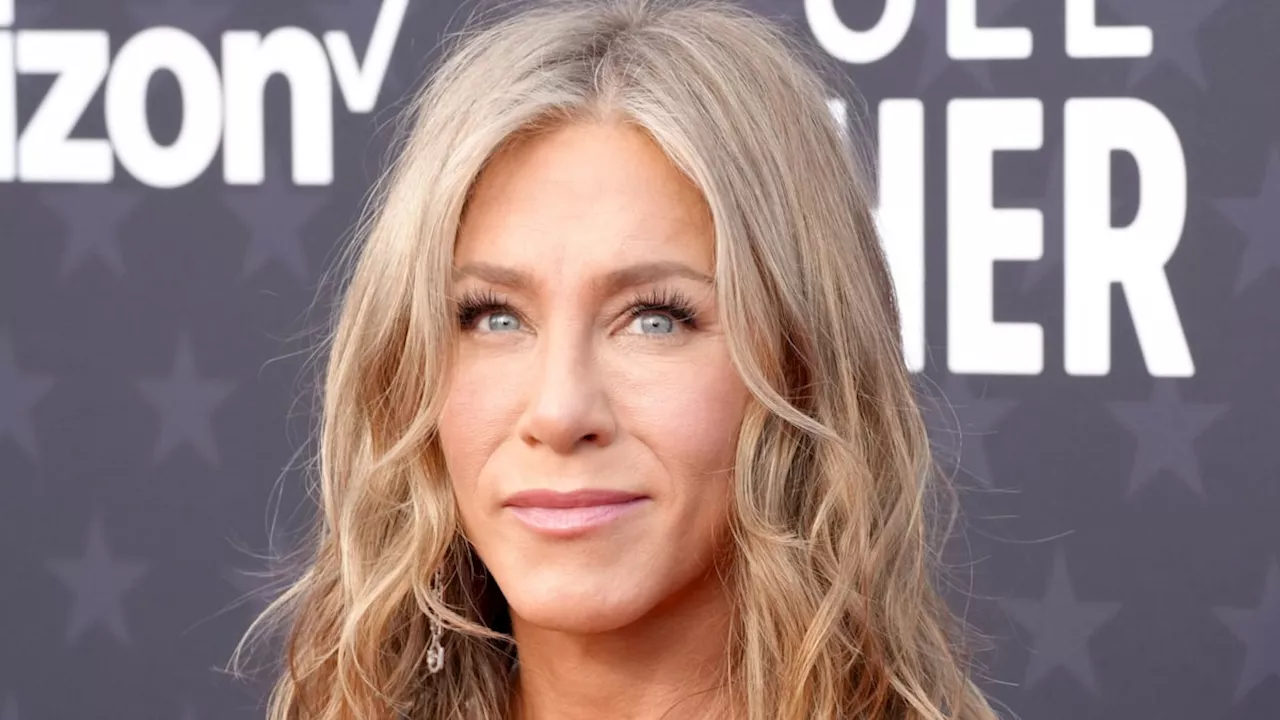 Jennifer Aniston's viral 15-15-15 workout builds 'strength and endurance' for over 50s