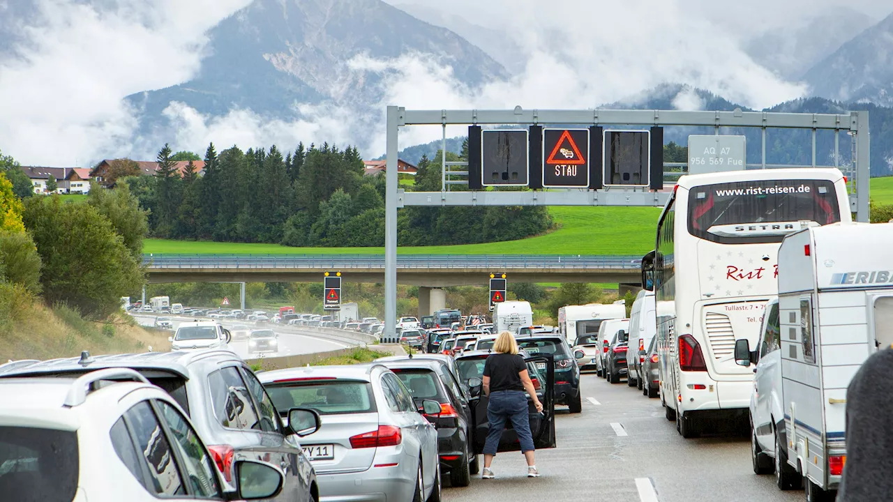 '2 Stunden Wartezeit' – Stau-Chaos ins Oster-Wochenende