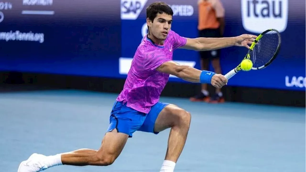 Carlos Alcaraz choca contra el muro Dimitrov en el Masters 1.000 de Miami