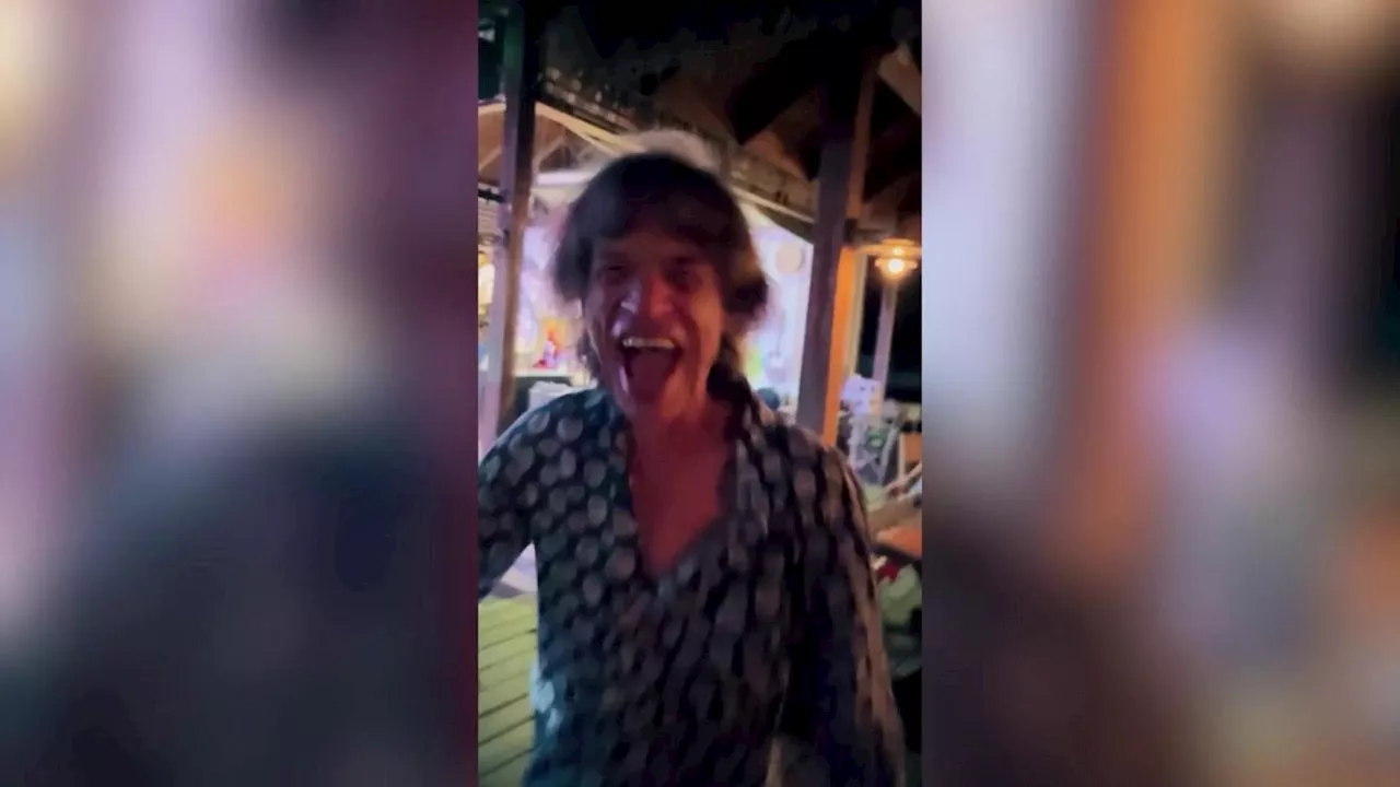 Mick Jagger balla scatenato in un bar 'Moves like Jagger'