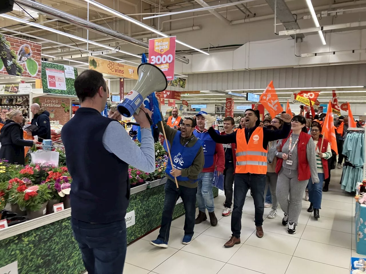 Dans les magasins Auchan des Yvelines, la grève 'historique' se poursuit