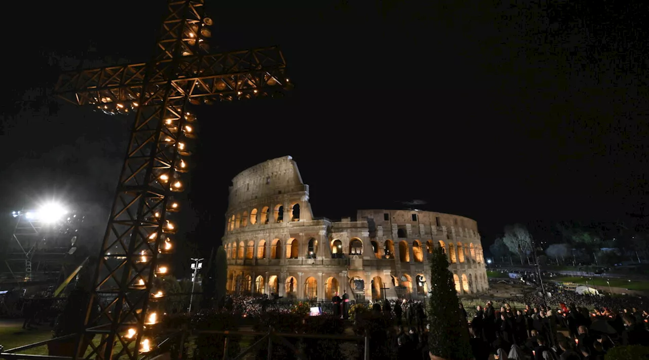 Via Crucis al Colosseo senza Papa Francesco 'per preservare la sua salute'