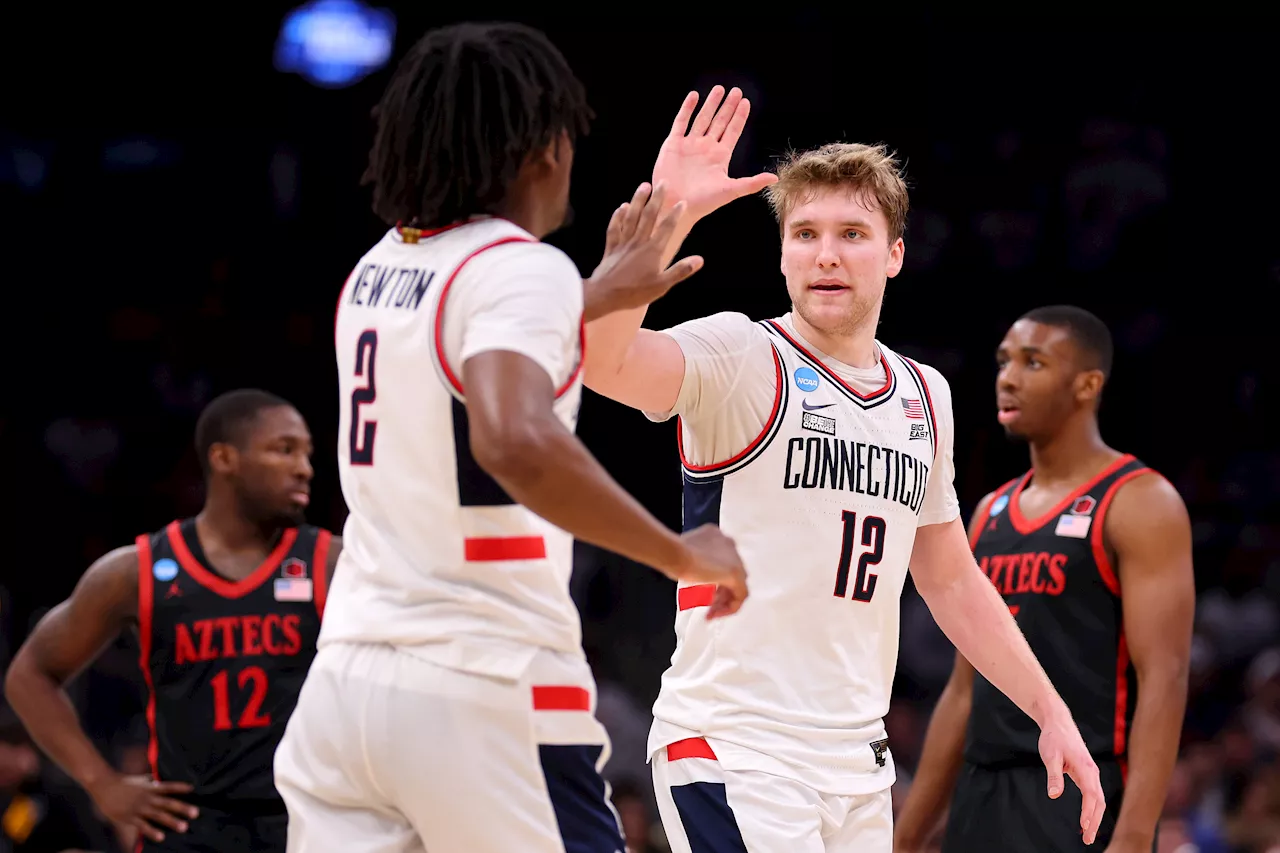 Huskies dominate rematch with Aztecs, halt SDSU with 82-52 Sweet 16 win