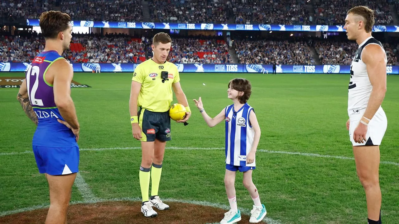 AFL world melts over heartwarming scenes