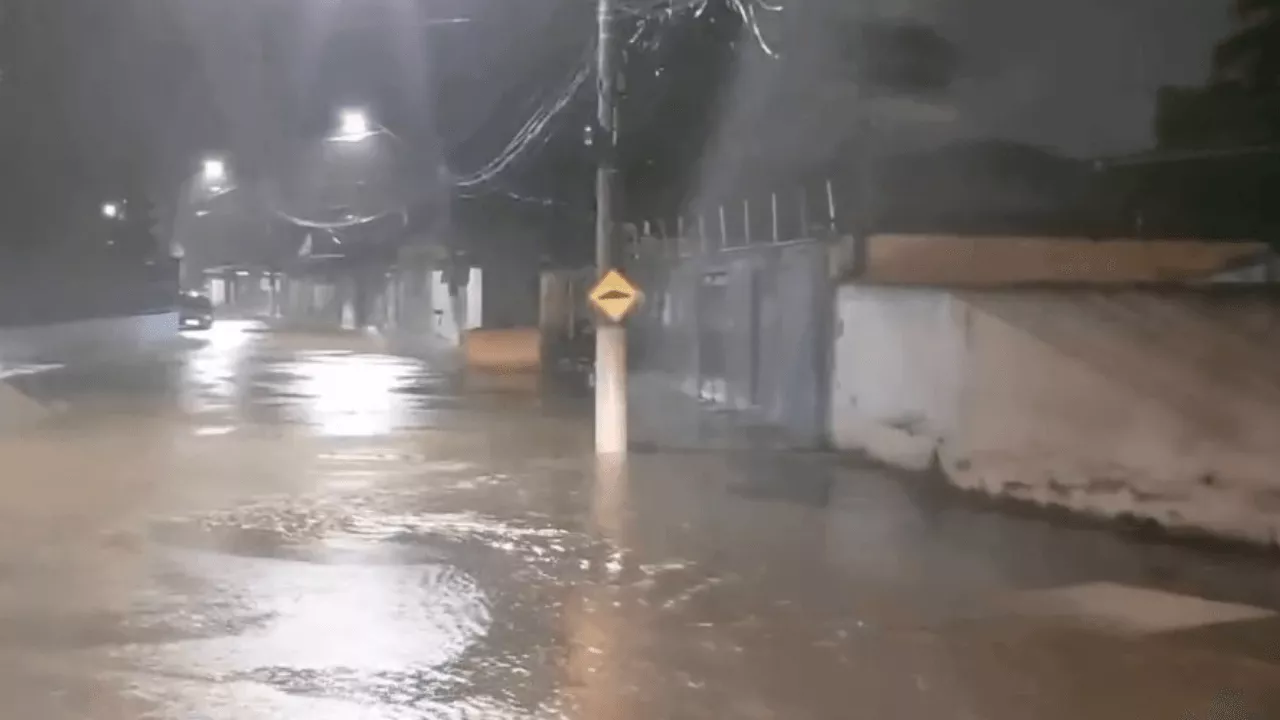 Forte chuva causa transtornos em Ilhabela e São Sebastião, no Litoral Norte