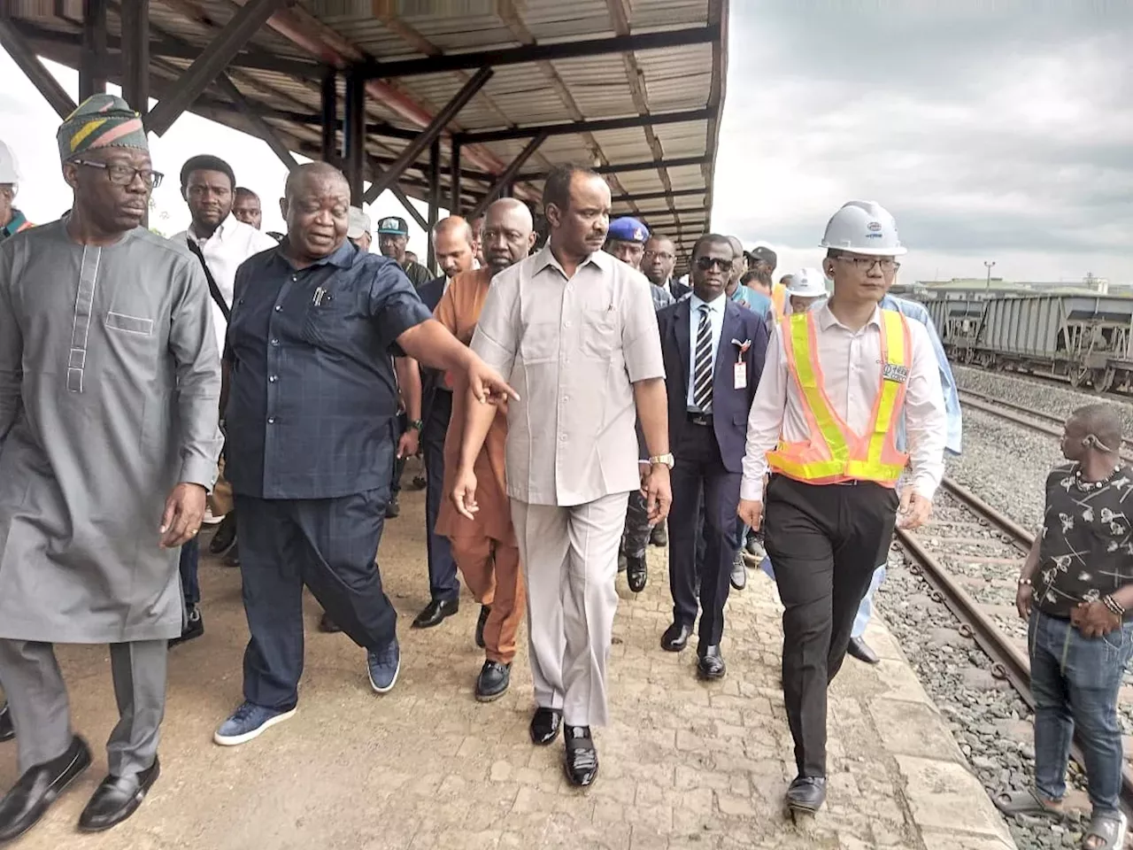 Federal govt postpones start of Port Harcourt-Aba train service