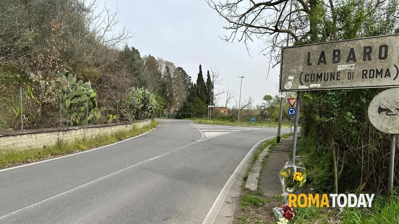 Incidente a Labaro: si scontrano auto e scooter, morto 44enne