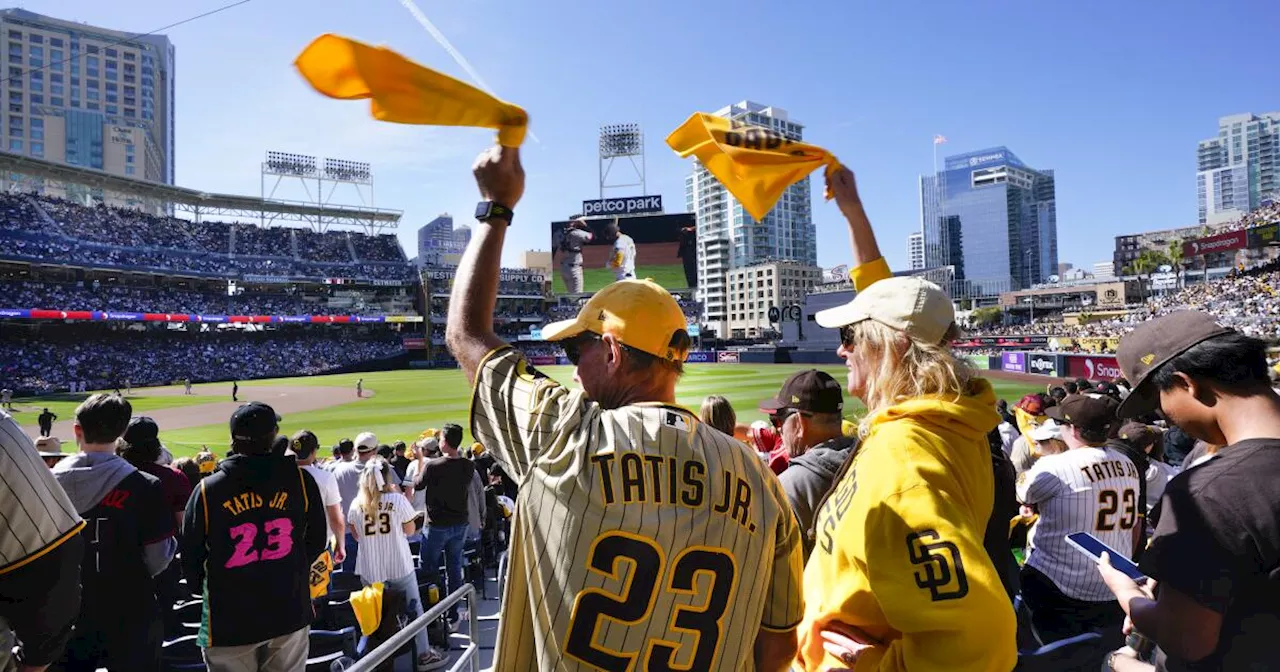 Scene & Heard from Petco Park: Fans enjoy Padres/Aztecs doubleheader from Petco Park