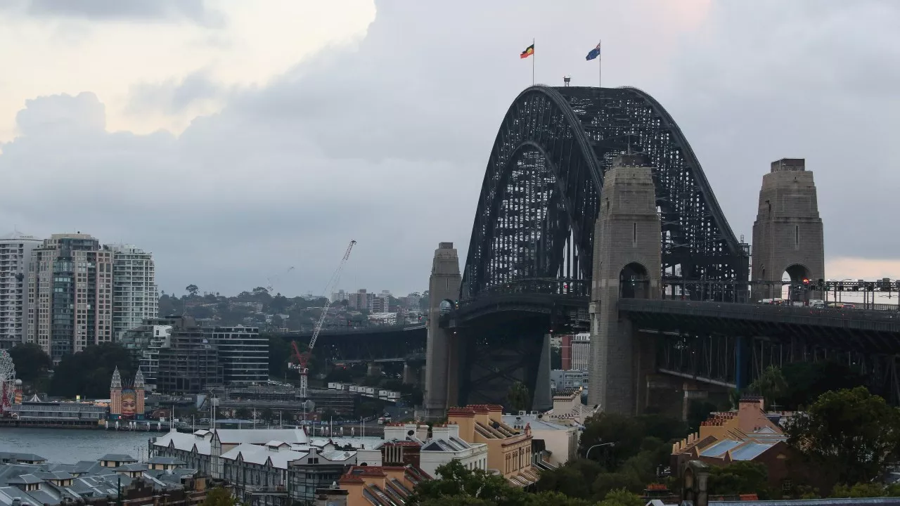 ‘Beware’: Nightmare find in popular Sydney baths