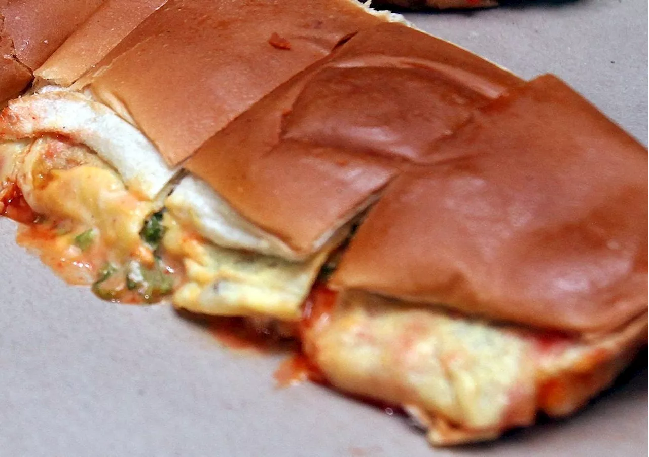 QuickCheck: Are RM30 burgers and RM40 'roti John' being sold at a bazaar in Johor?