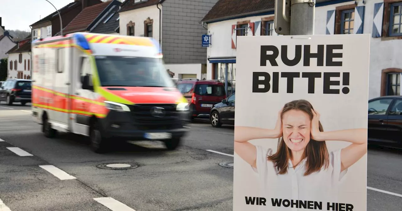 Saarbrücken: Protest gegen Lärm von Rettungwagen in Julius-Kiefer-Straße​