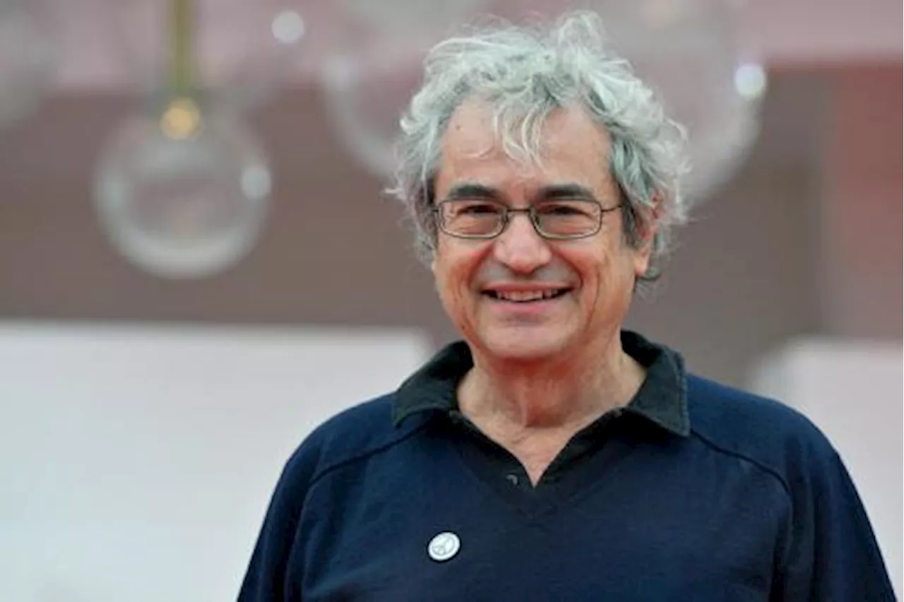 'Fermatevi pazzi, ci state trascinando in una guerra...per nulla', bufera sul tweet di Carlo Rovelli