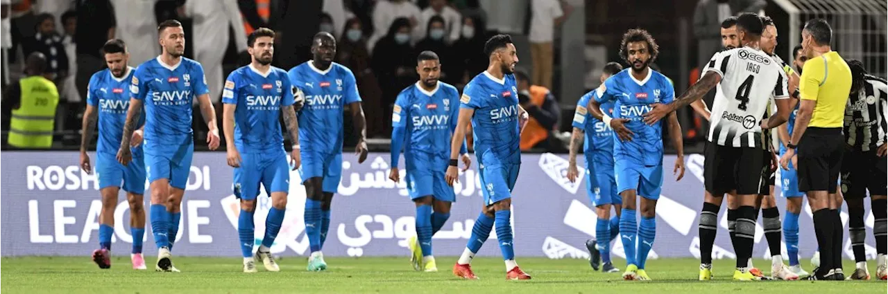 قاطرة الهلال «القياسية» تواصل رحلتها «العالمية»