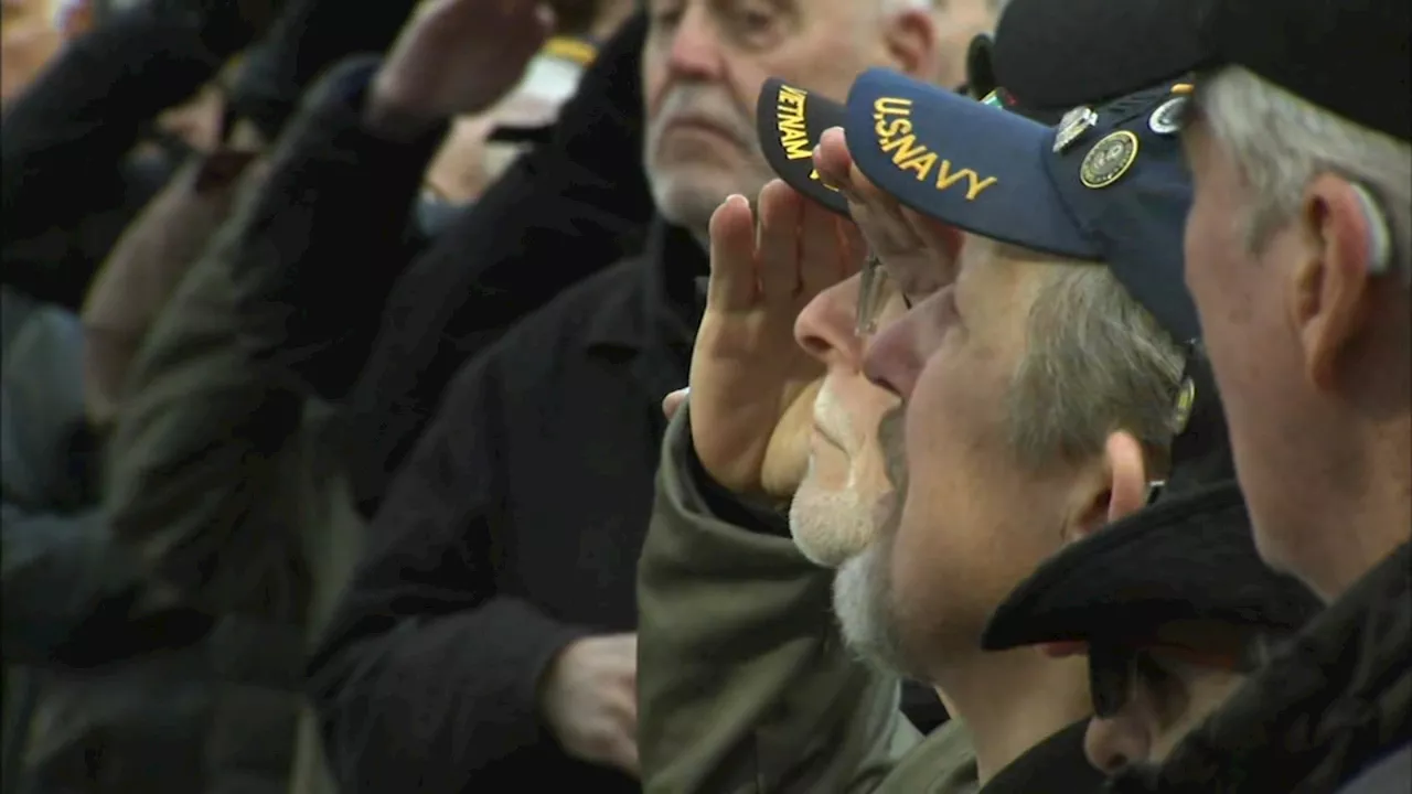 Vietnam War veterans gather to remember fallen colleagues at memorial on Chicago Riverwalk