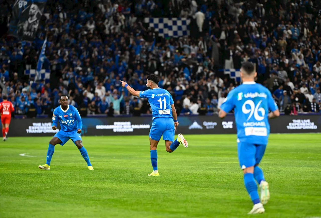 طاقم تحكيم جواتيمالي لمباراة الهلال والشباب في دوري روشن