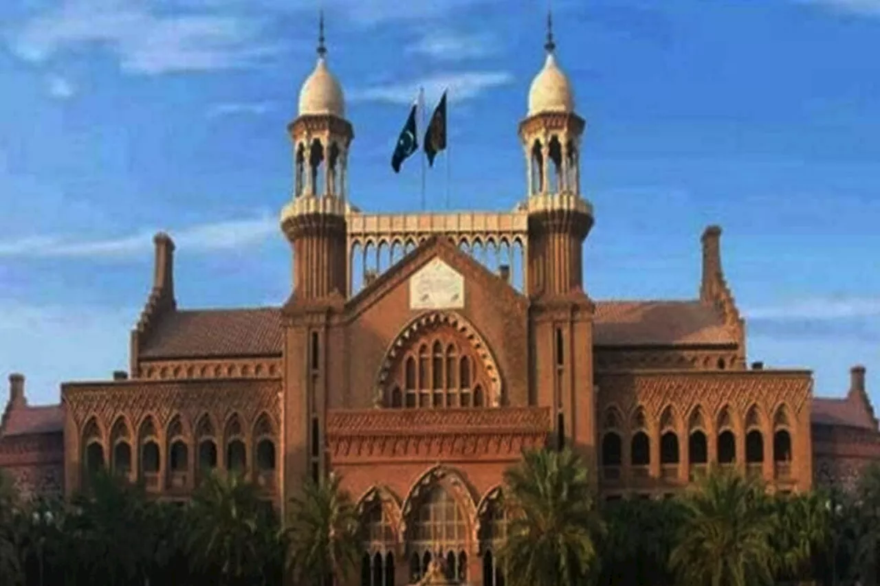 LHC moved against printing of Nawaz’s picture on Kissan Card