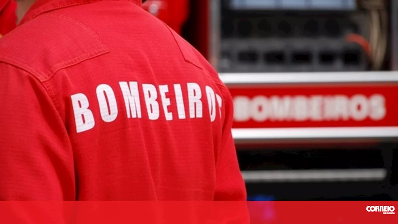 Um ferido em colisão entre dois carros no Eixo Norte-Sul em Lisboa