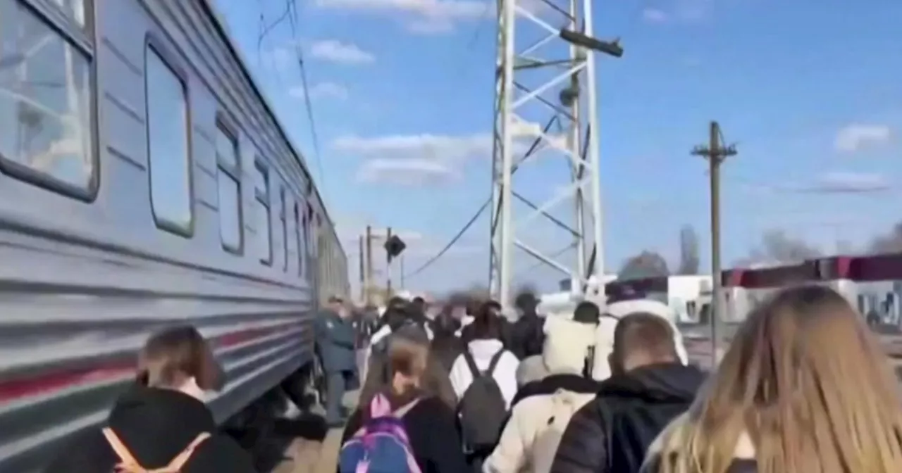 Russia, evacuati 5mila bambini dalla città di Belgorod dopo gli attacchi di Kiev: le immagini