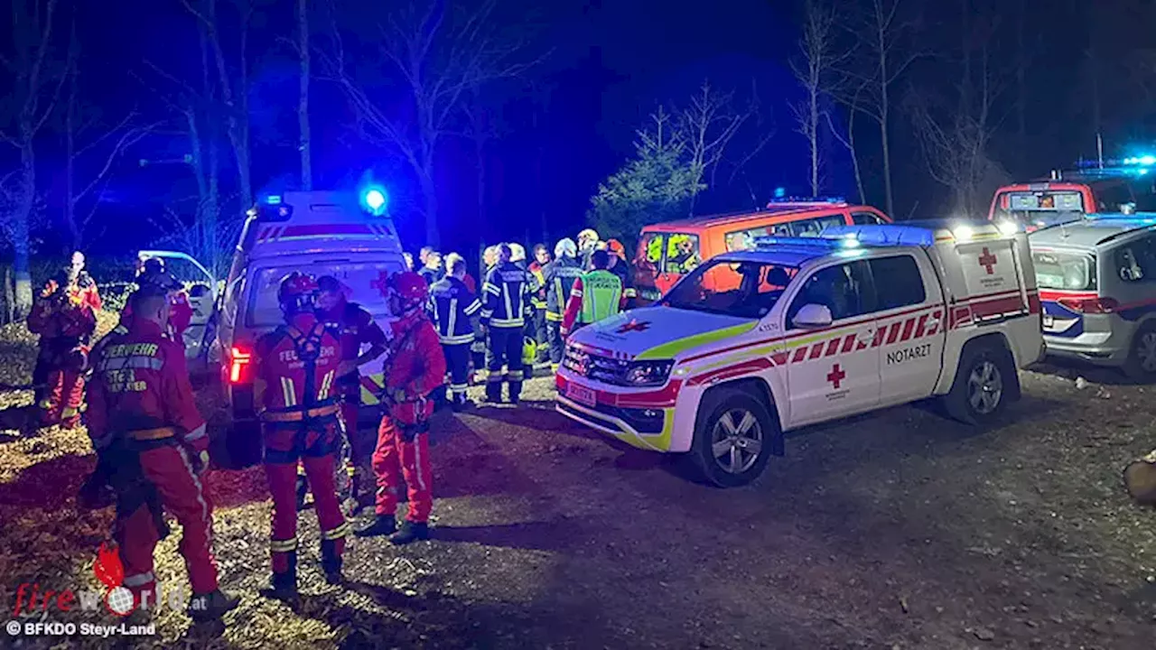 Oö: Personenrettung nach Forstunfall im unwegsamen Gelände in Ternberg