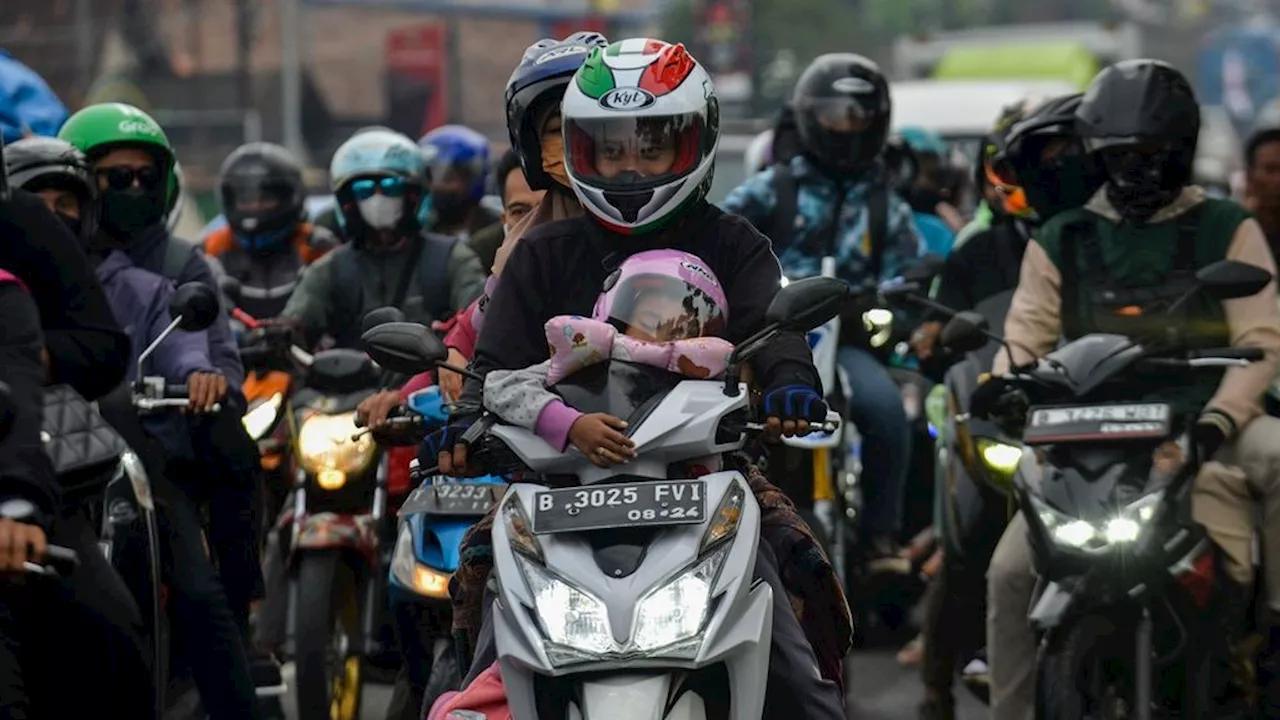 Homecomers are asked to be aware of traffic-prone routes on West Java arterial roads