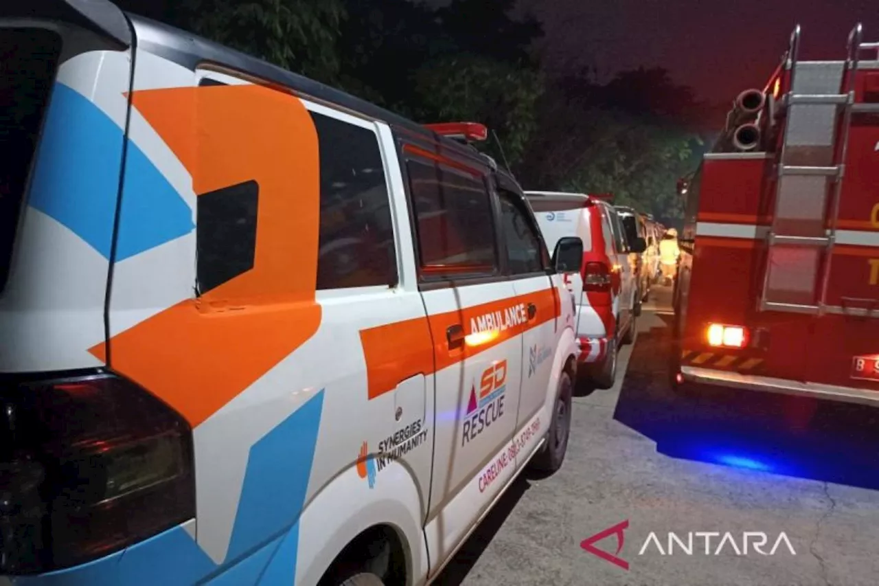 Kebakaran Gudang Peluru di Bogor, Puluhan Ambulans Siaga