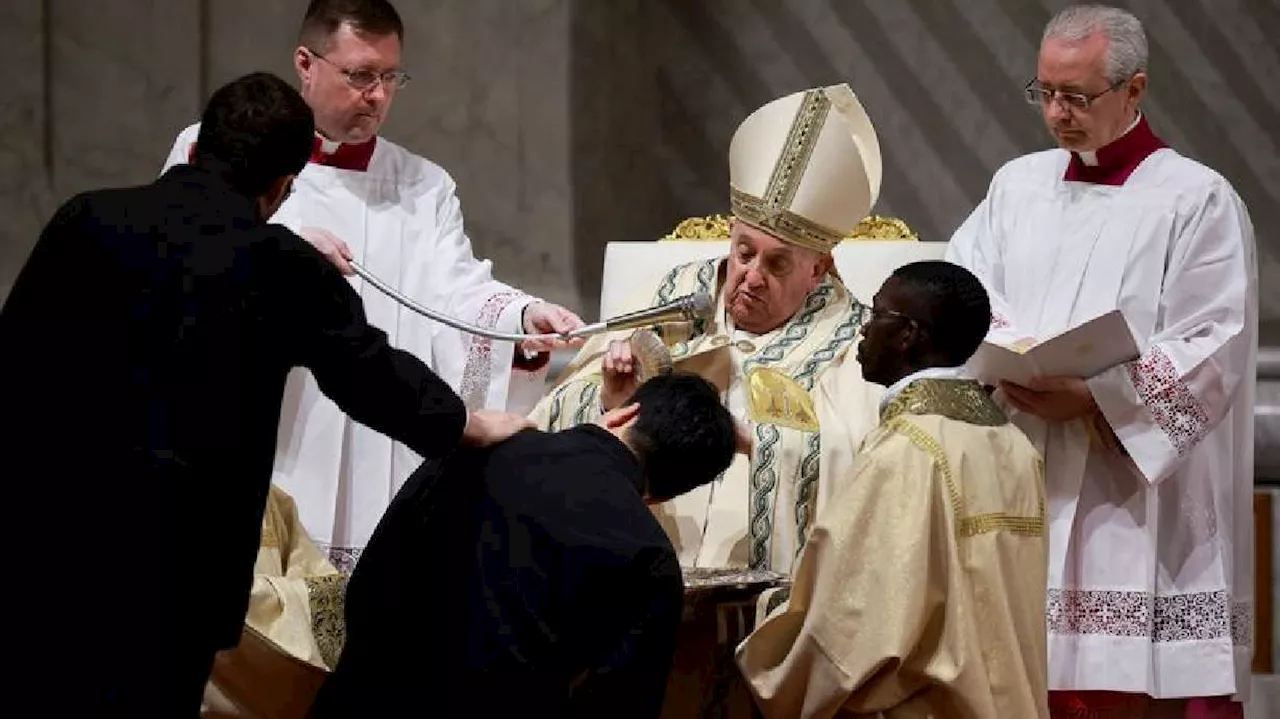 Pope soldiers through Easter Vigil after missing procession