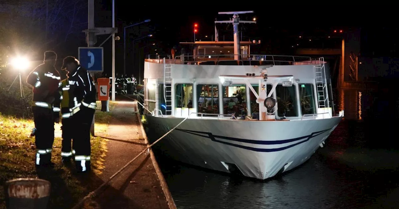 17 Verletzte: Kreuzfahrtschiff prallt in Oberösterreich an Wand