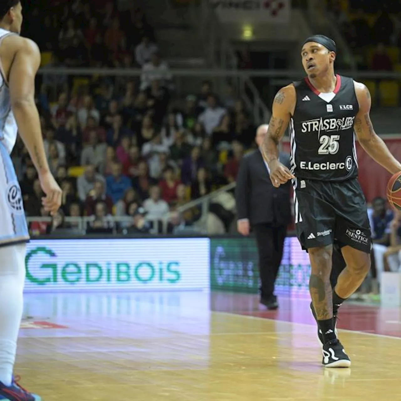 Tyrus McGee (Strasbourg) punit l'Asvel au buzzer en Betclic Élite