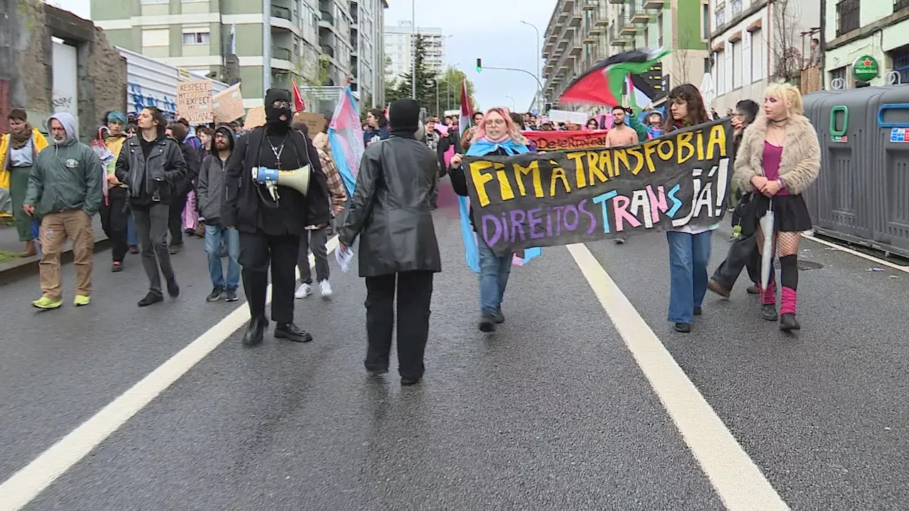 Marcha contra a transfobia junta cerca de 100 pessoas no Porto