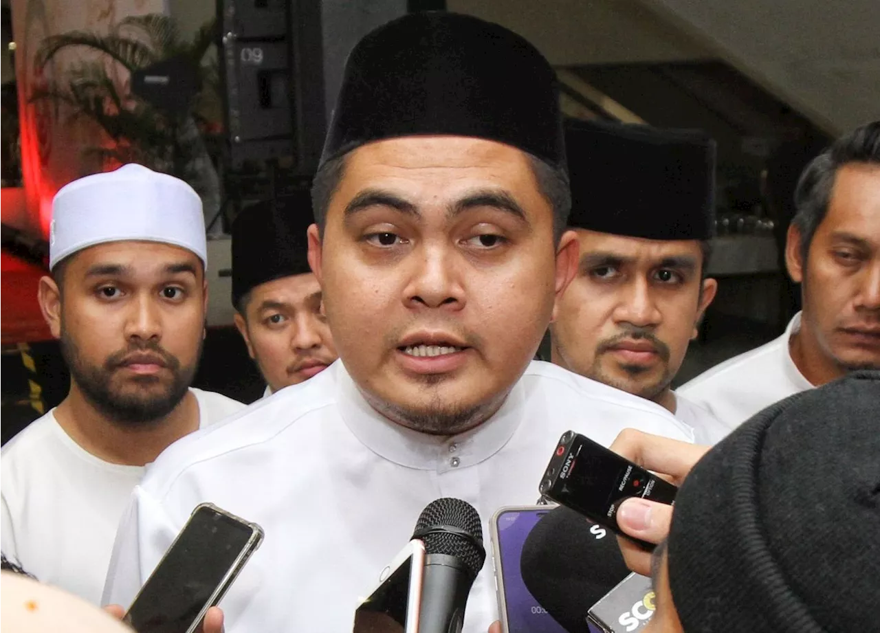 Say what you want, I'll continue giving 'duit raya', says Umno Youth chief