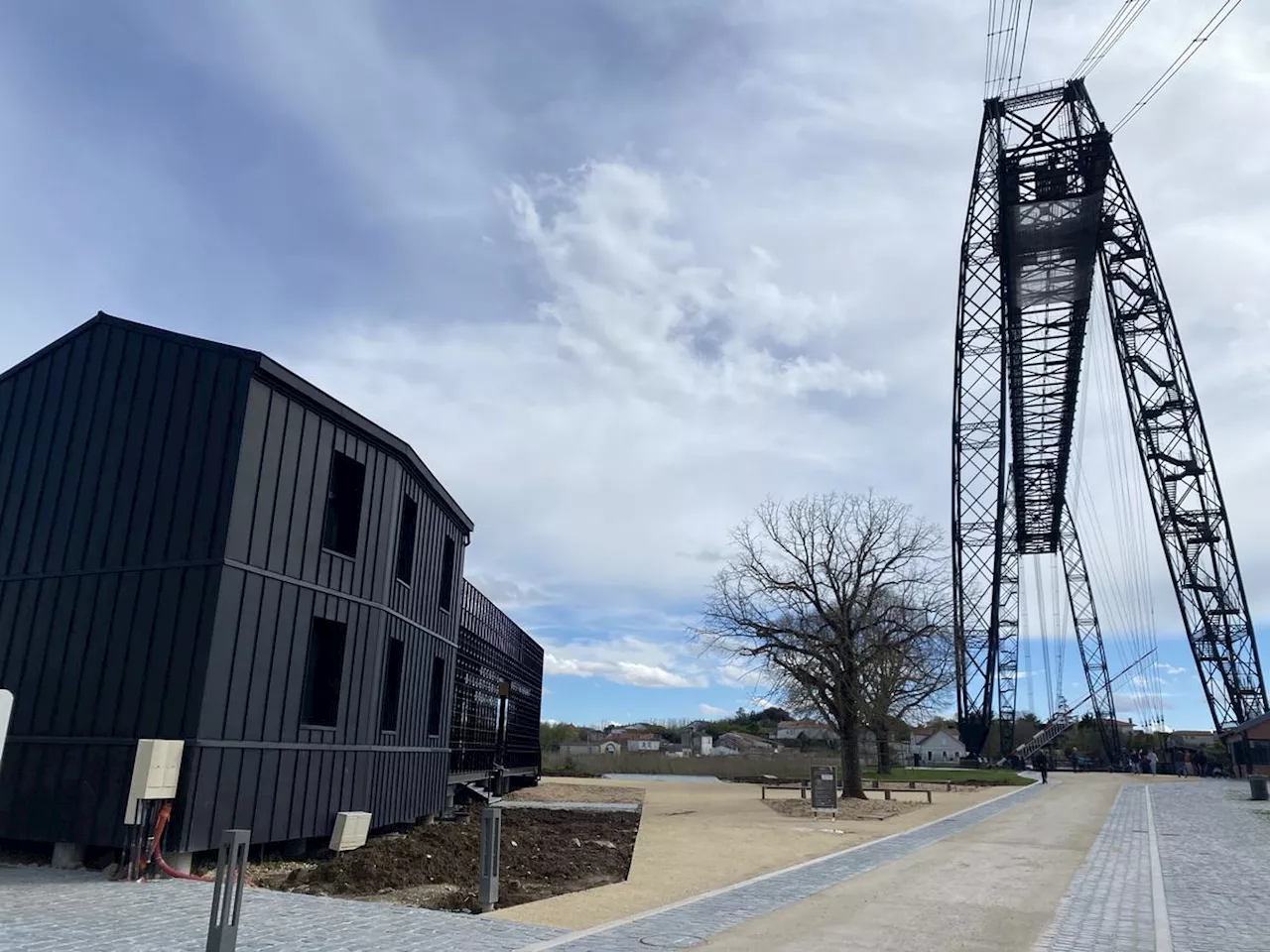 Rochefort : avec de nouveaux locaux et un restaurant, les abords du pont transbordeur font peau neuve