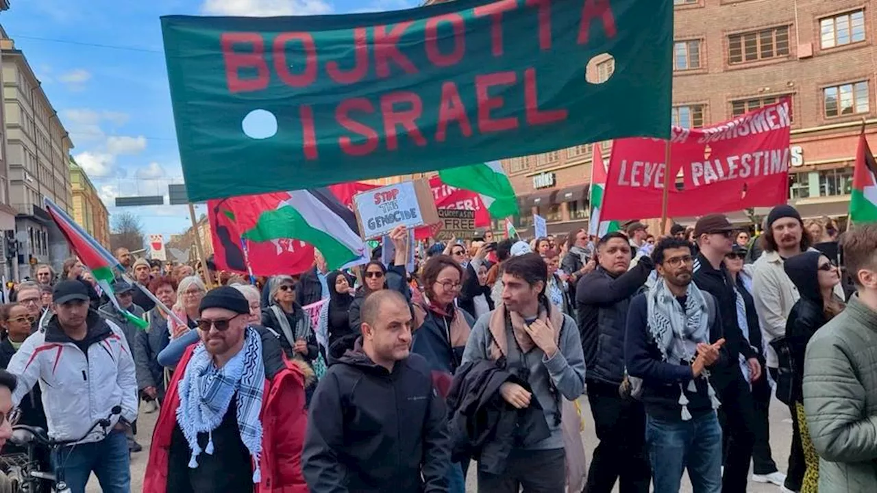 'Murderer Israel' — Thousands march in solidarity with Gaza on Easter eve