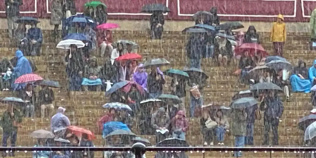 La corrida del Domingo de Resurrección en Sevilla, en directo: preocupación por la lluvia