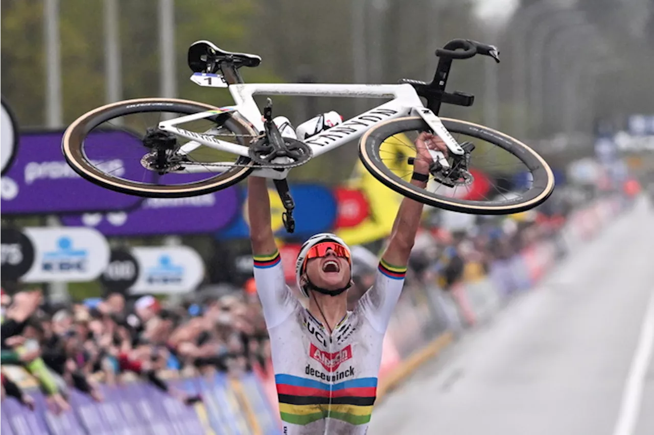 Ciclismo: Van der Poel vince il Giro delle Fiandre, Mozzato è 2/o