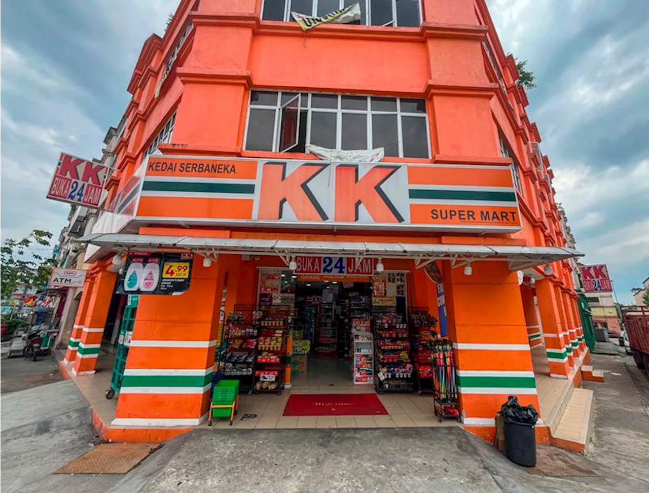 'Hidden hands' may be behind firebombing attempts against KK Mart: PAS wing