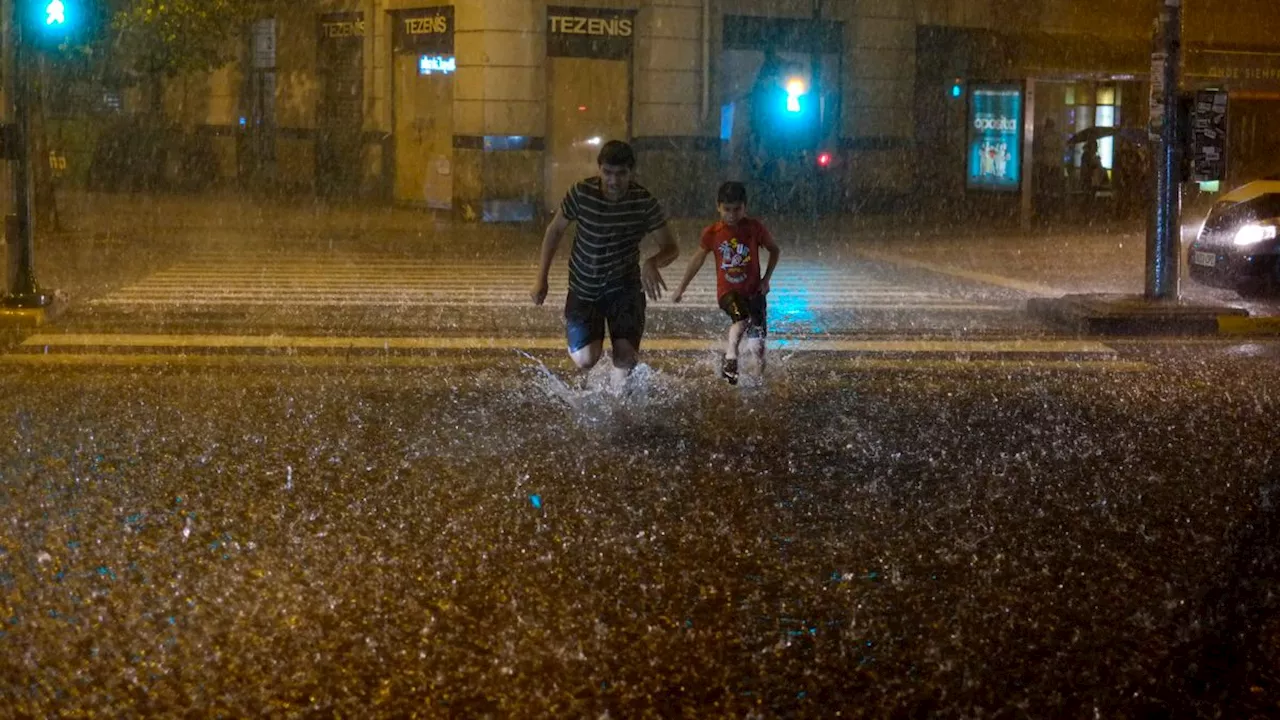 Ins Wasser gefallen: Ostersonntagsumzüge in Spanien wegen starker Regenfälle abgesagt