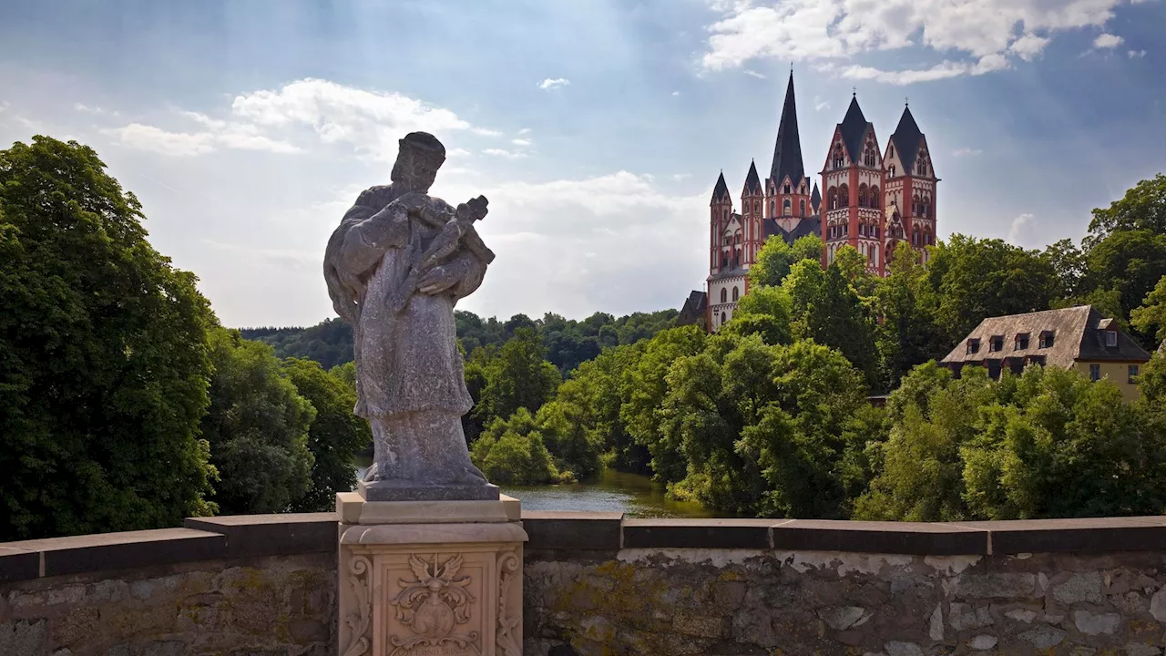 Katholische und Evangelische Kirchen rufen zu Hoffnung auf - Papst spendet Segen 'Urbi et Orbi'