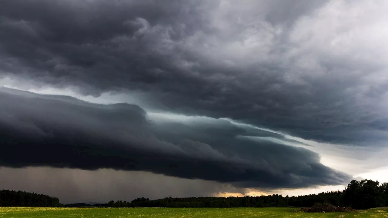 Unwetter-Warnstufe ROT für vier Bundesländer ausgerufen