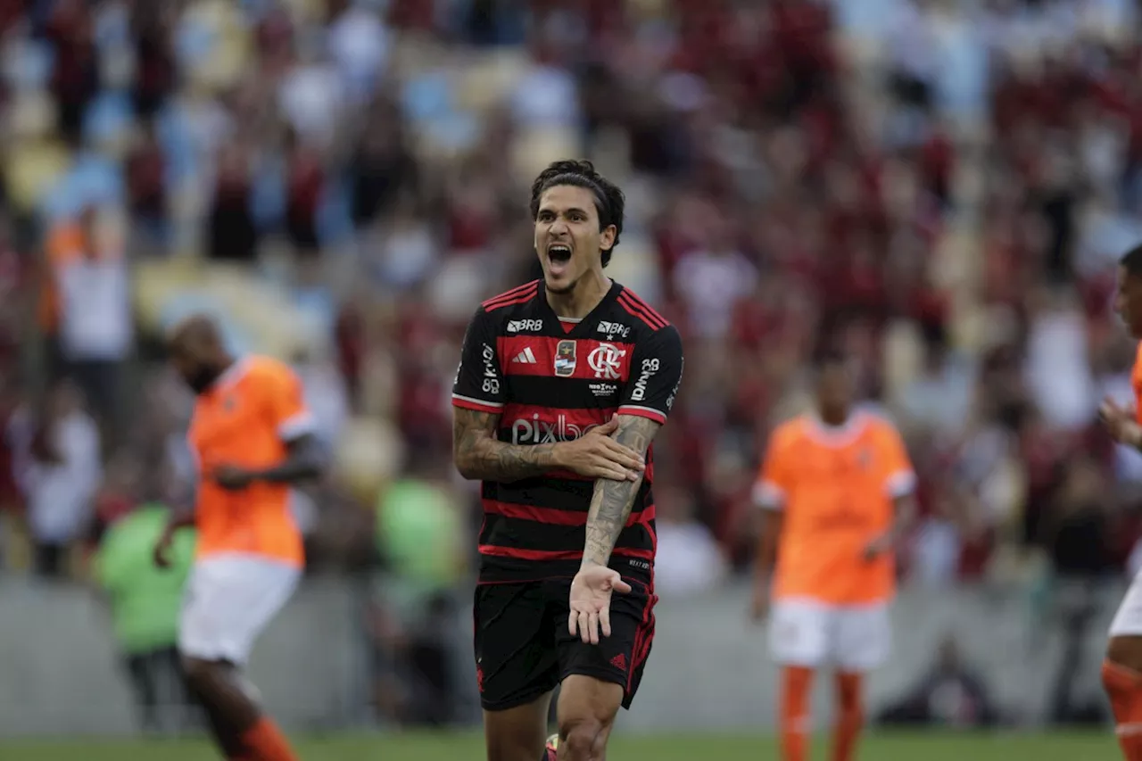 Com 11 gols em 2024, Pedro passa Gabigol, Cano e Loco Abreu em artilharia do Carioca no século e já mira Fred