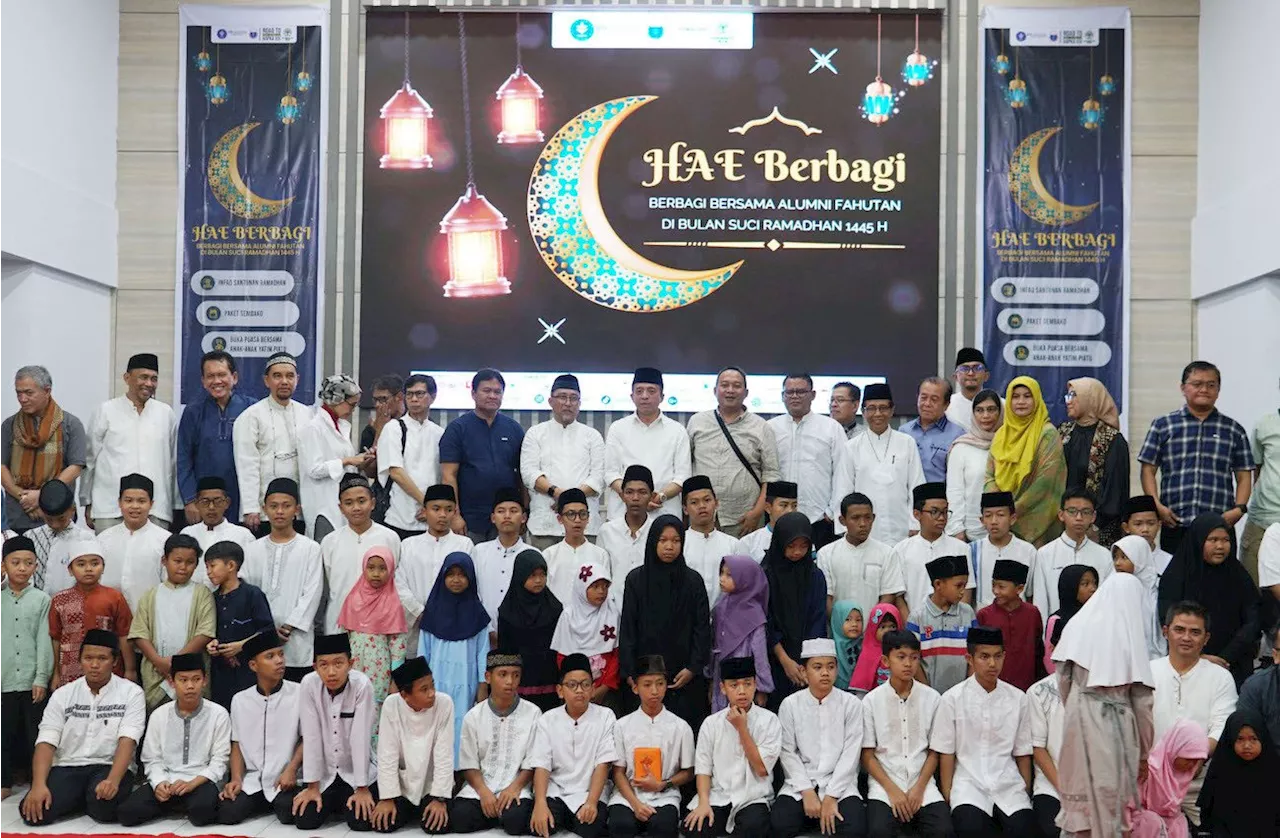 Yayasan HAE IPB Bagi-Bagi 500 Paket Buka Puasa dan Sembako