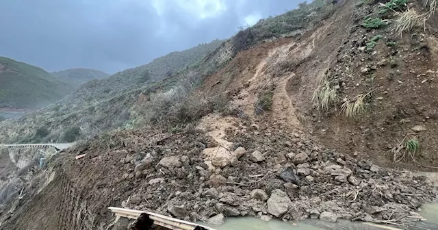 Landslide causes part of California's iconic Highway 1 to collapse ...