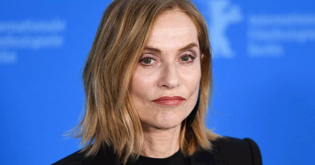 Après les critiques sur scène envers Isabelle Huppert, le directeur du théâtre évoque «un dérapage»