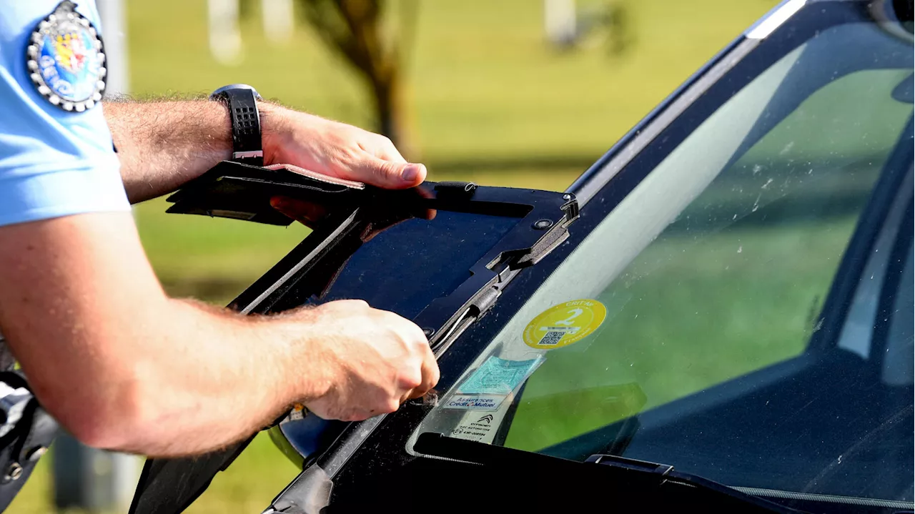 Assurance : la vignette verte disparaît, ce qu’implique ce changement pour les automobilistes et les motards