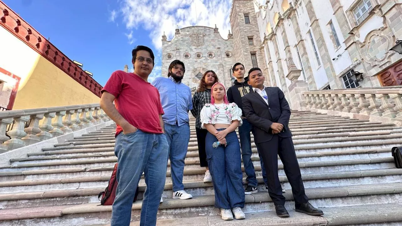 Estudiantes de la Universidad de Guanajuato esperan certeza de su situación legal