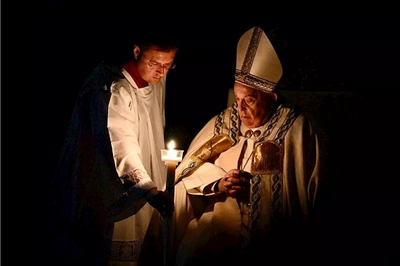 Catholics gather to hear Pope Francis give Easter Mass