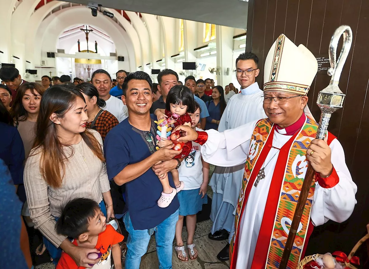 Parishioners gather for joyous Easter celebration